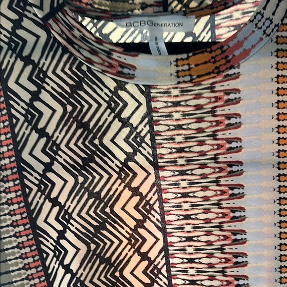 BCBGeneration Multicolor Patterned DRESS - Picture 5 of 8